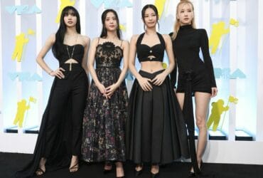 FbSPAPvakAAIttN Other than Blackpink, five other groups and artists were nominated for the Best Metaverse Performance award. They include BTS (another famous K-pop group hailing from South Korea) performing in Minecraft, Twenty-One Pilots in Roblox, Ariana Grande in Fortnite, Charlie XCX in Roblox, and Justin Bieber performing in Wave.