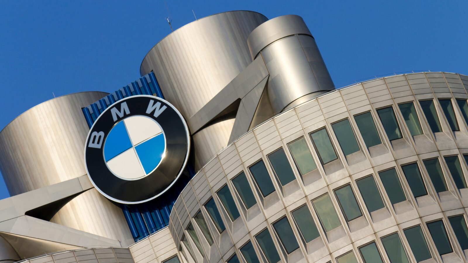 BMW to Integrate Blockchain Technology For Its Customers in Thailand