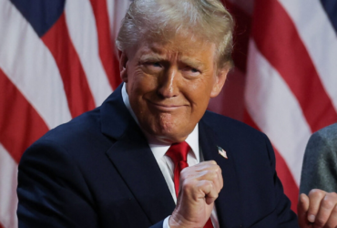 trump2 Trump’s World Liberty has acquired $3.5 million worth of Ethereum while simultaneously distributing 3.5 million $TRUMP tokens valued at around $52.5 million to leading cryptocurrency exchanges. The tokens were sent to Binance, OKX, Bybit, and Coinbase to improve trading access and support overall market liquidity for the $TRUMP token.
