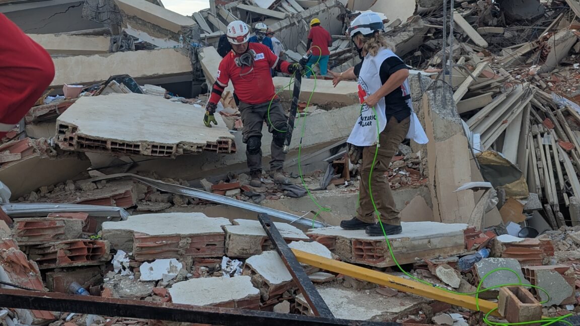 snake robots slithered into venezuelas collapsed buildings they came back with no survivors Camera scanning through the darkness, the robot pushed 15 to 20 feet into the shattered interior of an apartment block in La Guaira, as a father waited nearby, hoping the machine would locate his son. It did not. Either the boy wasn't there or he couldn't be reached. Even so, the man expressed his gratitude to the researchers.