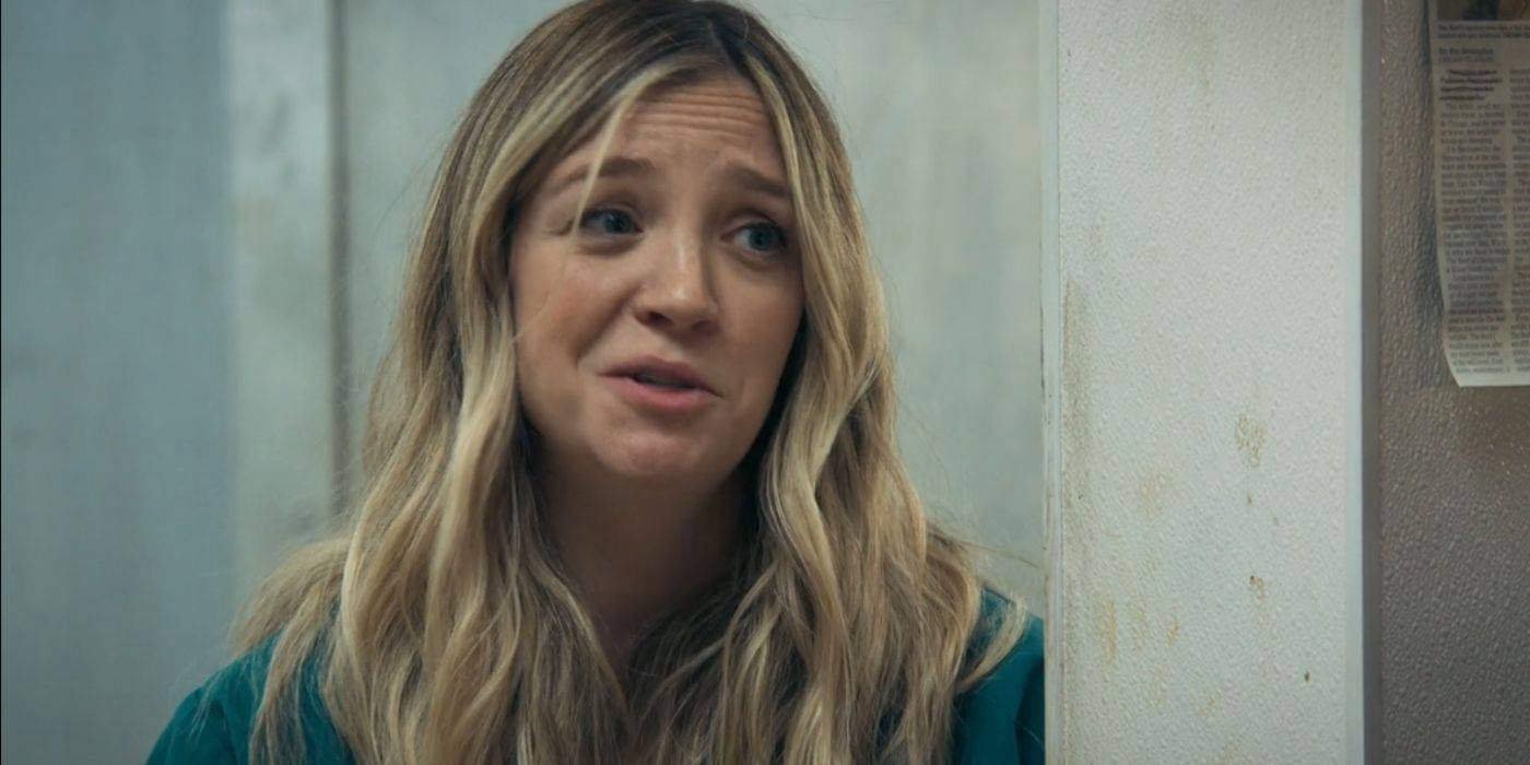 The Bear: Unpacking All Five Meanings Behind the Title 29 Abby Elliott as Sugar smiling nervously in The Bear