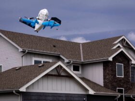 amazon plans to fly prime air drones over almost 500 us towns by years end By December, Amazon intends to have its drones covering more than six times the American territory they serve today. Prime Air, the company says, will be operating in "nearly 500 cities and towns in the United States" before the year closes.