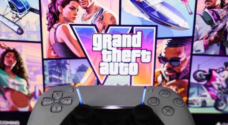 gta vi is tracking toward 4 5b in week one and players are burning vacation days for it Bud Burruss has blocked out five days off work the week before Thanksgiving, and he isn't traveling anywhere. The 36-year-old software engineer intends to spend the entire stretch inside "Grand Theft Auto VI," and his kids have already been warned about what November is going to look like.