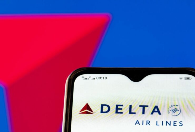 rogue wi fi network onboard delta flight 591 points to departing def con attendees Passengers on Delta flight 591 lost cabin Wi-Fi for half an hour on Monday while cruising over the middle of the country. The cause wasn't a faulty router. The airline says a network it didn't own was transmitting from inside the cabin.