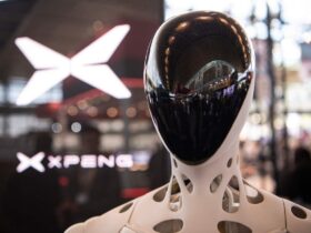 why chinas carmakers are racing into humanoid robots teslas bet copied Earlier this week, Xpeng's robotics arm pulled in upwards of $900 million at a post-money valuation north of $6.3 billion. Meanwhile, the carmaker behind it faces margins that everyone across China's auto sector can watch getting thinner.