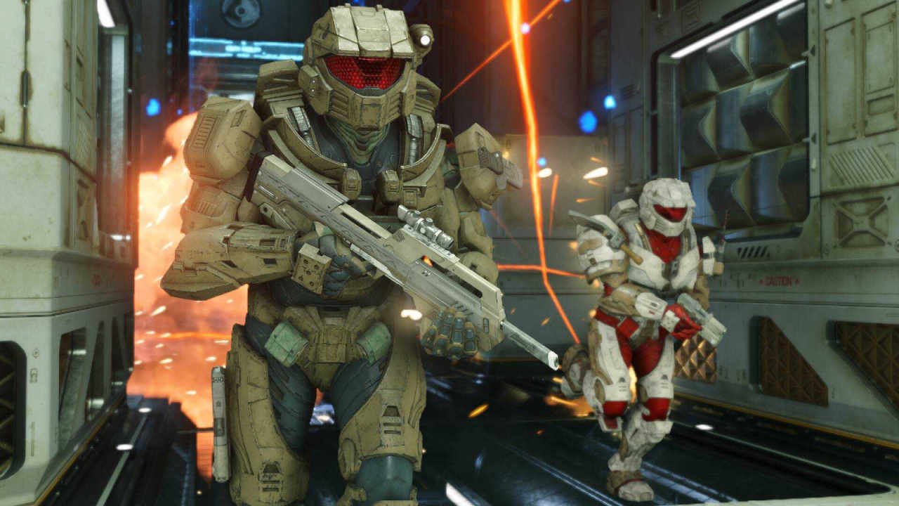 Two players in Halo Infinite running towards the camera.