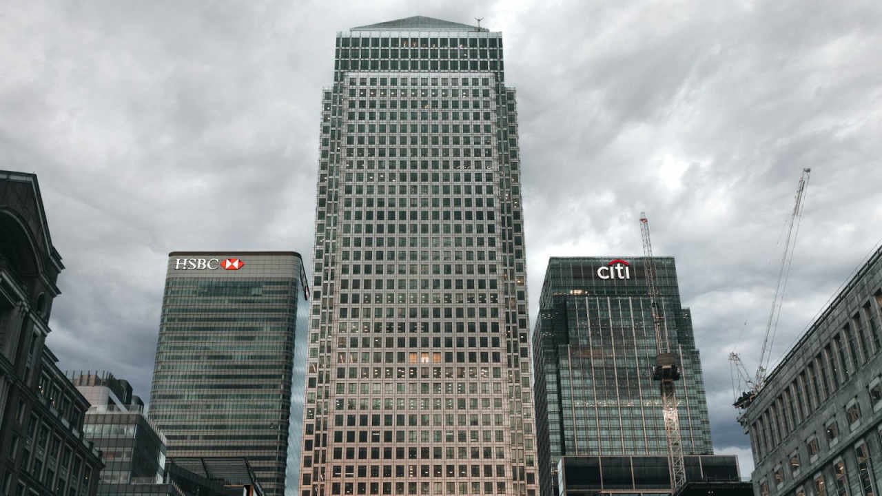 21 Banks Including Citi and Goldman Line Up a Stablecoin — and Circle Shares Are Already Sinking 25 21 banks including citi and goldman line up a stablecoin and circle shares are already sinking A group of 21 banks and asset managers has revealed plans to stand up a company that will issue stablecoins. Circle's shares have slid roughly 6% on the day, lagging behind most crypto-linked equities. Those two sentences are the entire story — and it marks the second occasion this year that traders have marked Circle down over a competitor that has yet to exist.