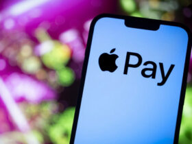 apple pay goes live in india but only axis bank cardholders can use it for now India, the most populous country in the world, finally has Apple Pay. The launch is narrow, though: only one bank supports it, and it does not work with the payment system most Indians rely on every day.