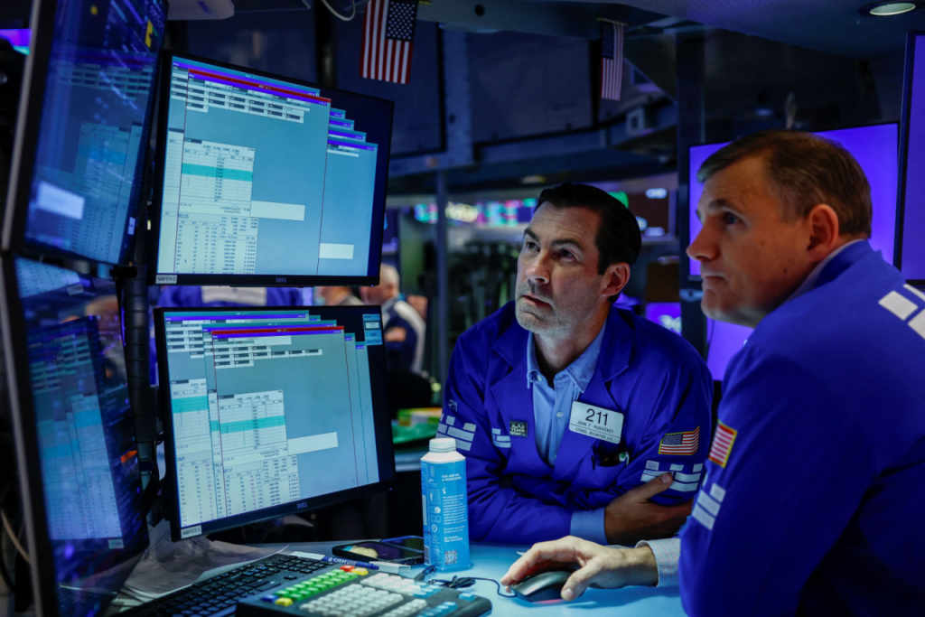 deficit spending and the ai borrowing boom push the 10 year treasury yield to its highest since 2007 At the start of this month, the 10-year Treasury yield sat just under 4.8%. By Friday it had climbed to 5.23%, a level not seen since 2007.
