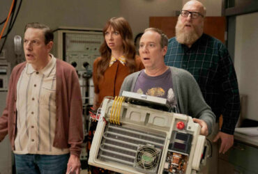 why stuart fails to save the universe sent its heroes back to the big bang theory stage according to the shows creators Warning: this article contains spoilers for Stuart Fails to Save the Universe season 1, episode 10, "Spoiler: Filmed Before a Live Studio Audience."