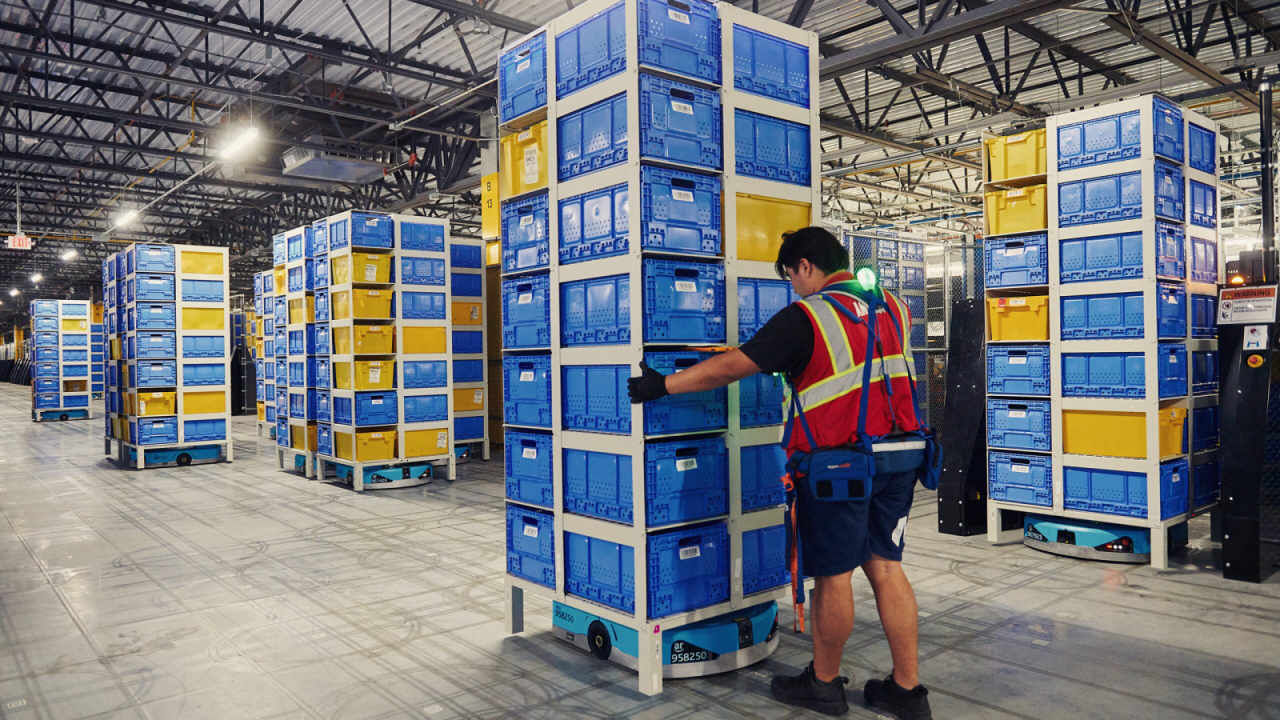 amazons warehouse fleet tops 1 million robots where does that leave its human workforce No organization on Earth operates more robots than Amazon, which has upwards of 1 million machines running nonstop inside its warehouses. Alongside them, the company employs more than 1.5 million people in full-time and part-time roles, according to its 2025 annual report, which ranks it as the world's second-largest corporate employer.