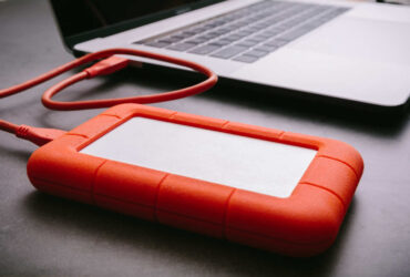 backing up your files how the 3 2 1 rule works Keeping just one copy of your files on a single drive creates a single point of failure. Eventually, single points of failure give out.