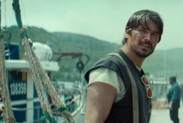 below review josh hartnett does his best but netflixs sea horror series still sinks The year is 1986. A family is hauling its whole house across the water, pulled along by a small boat with a sputtering motor, when the house begins to sink. Leo, the father, is dragged under with it, and young Calvin Penney cuts the line so the rest of the family survives. Down in the water, he glimpses something: a void, or perhaps the enormous eye of some huge creature.