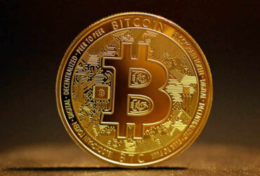 bitcoin sits in a tight range as analysts wait for the fed and some see upside in the calm Over the past month, Bitcoin hasn't swung more than 6% up or down. At the time of writing it trades near $81,735, a 1.2% dip on the day, and most of the wider market is just as still.