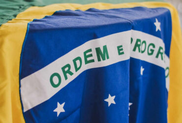 brazilian market operator with 4 trillion in assets begins mirroring btg pactual fund records on xrp ledger For years, banks have tested blockchain technology with dummy assets on closed, invitation-only networks that outsiders had no way of examining. The new project between CSD BR and BTG Pactual does not take that route. It begins with real fund ownership records, and it places them on a public blockchain.