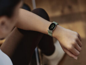 fitbit edge googles 179 99 tracker stands out with a swappable battery Gemini coaching and more than 50 workout modes are on the spec sheet, but they aren't the most notable thing about Google's new Fitbit Edge. That honor goes to its replaceable battery, a rare feature on a tracker priced at $179.99. At this price, most wearables end up in the trash once their batteries degrade.