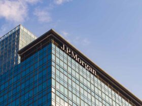 jpmorgan lenders now want cash flow from ai firms not just the ai name J.P. Morgan Private Bank says the market now puts the five-year default odds of one AI infrastructure company carrying heavy debt near or above 50%. Twelve months earlier, the same measure was below 30%.