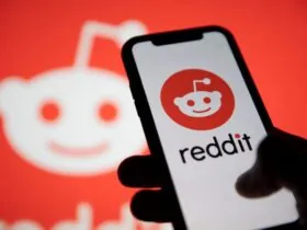 reddit plans a login first site after losing over 1 million weekly search referrals Reddit's weekly search referrals fell by more than 1 million on average in October. The company laid out its response on Thursday: Reddit will become a primarily "logged-in experience."